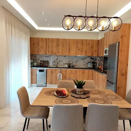 Alexa Luxury Апартаменты *